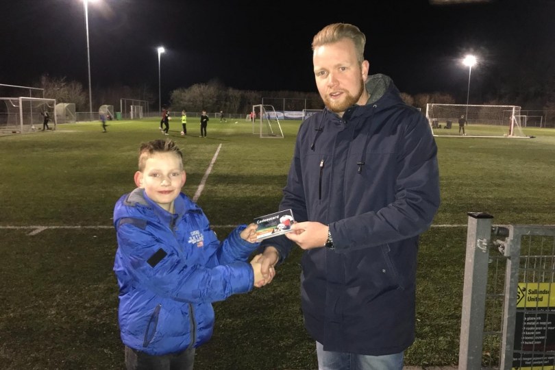 Foto bij Sietze Esink (JO13-7) speler van de maand november