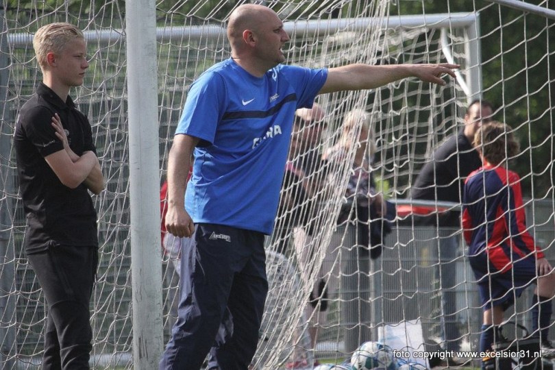 Foto bij Jeugdtrainers Eshuis, Smids en Karaali verlengen contract