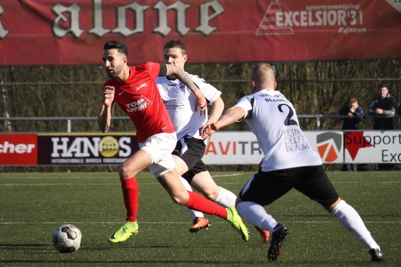 Foto bij Mirko Zwiers en Boy Boeloerditi ook komend seizoen bij Excelsior'31