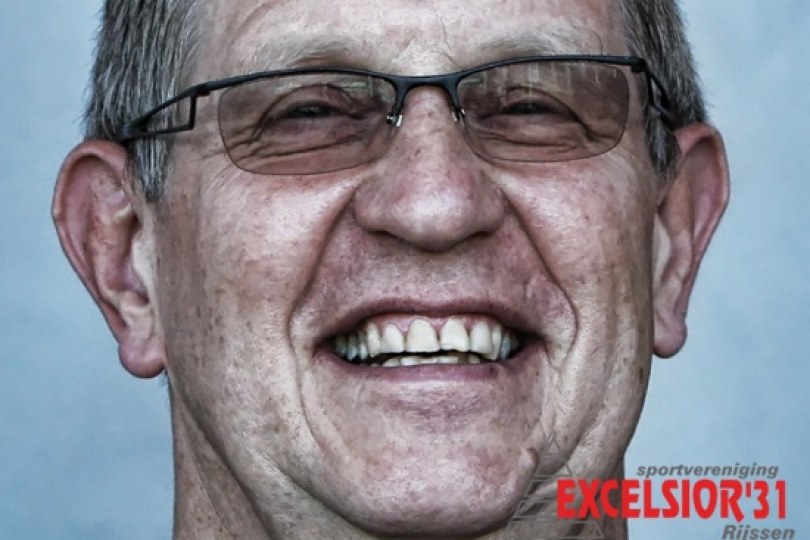 Foto bij Verzorger Ren&eacute; Krommendijk vertrekt bij Excelsior'31
