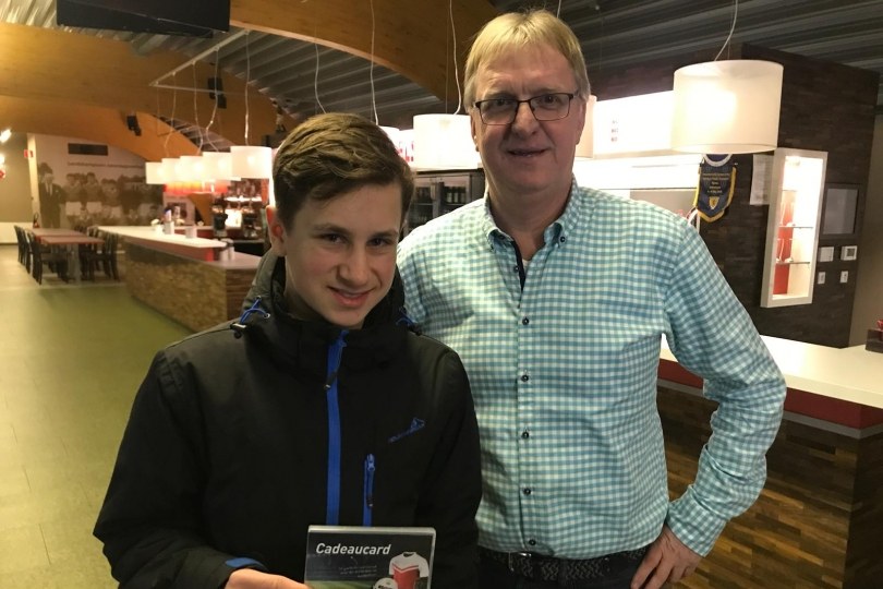 Foto bij Emre Ozturk (JO15-4) speler van de maand