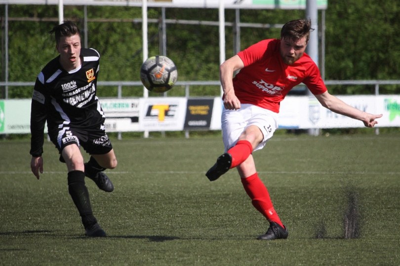 Foto bij Niek Averesch vertrekt bij Excelsior'31