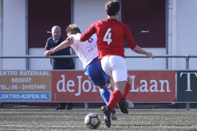 Foto bij Excelsior'31 2 met 10 man langs SDV Barneveld 2 (2-0)