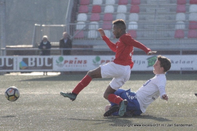 Foto bij Excelsior'31 2 met 10 man langs SDV Barneveld 2 (2-0)