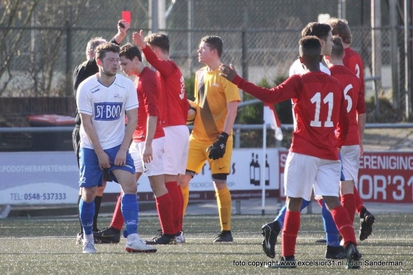 Foto bij Excelsior'31 2 met 10 man langs SDV Barneveld 2 (2-0)