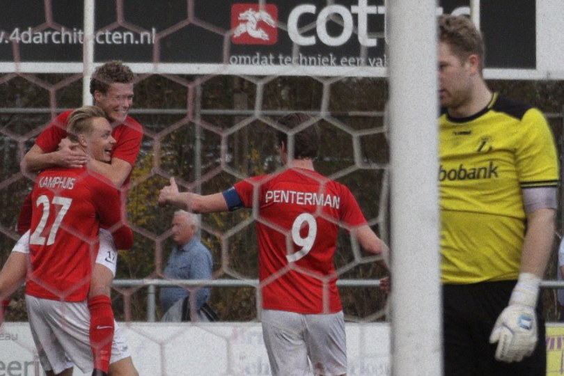 Foto bij Excelsior'31 laat geen spaan heel van WHC (8-1)
