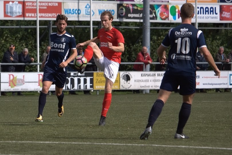 Foto bij Niek Davina tekent bij en gaat voor elfde seizoen bij Excelsior&rsquo;31