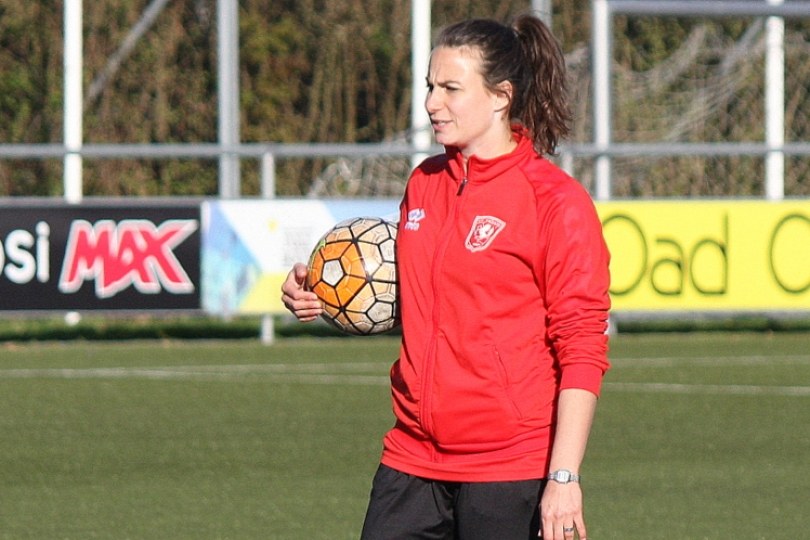 Foto bij Weekjournaal met o.a. clinic FC Twente Vrouwen