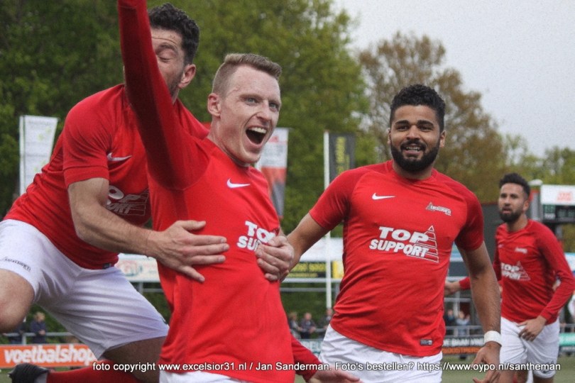 Foto bij Excelsior'31 sloopt de SDC Putten-muur en blijft in de race (1-0)