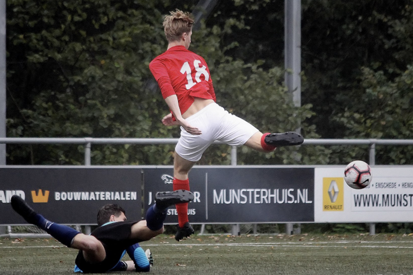 Foto bij Excelsior'31 2 wint derby tegen Enter Vooruit 2 (2-1)