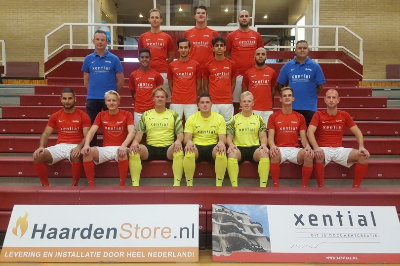 Foto bij Excelsior&rsquo;31 (zaal) wint met hakken over de sloot