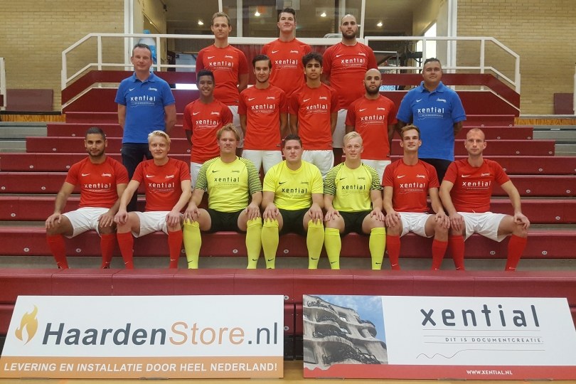 Foto bij Zaalvoetballers Excelsior&rsquo;31 weer met beide benen op de grond