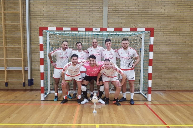 Foto bij Milano Wierden onttroont Sfeerhuis Baan op Hangerad zaalvoetbaltoernooi