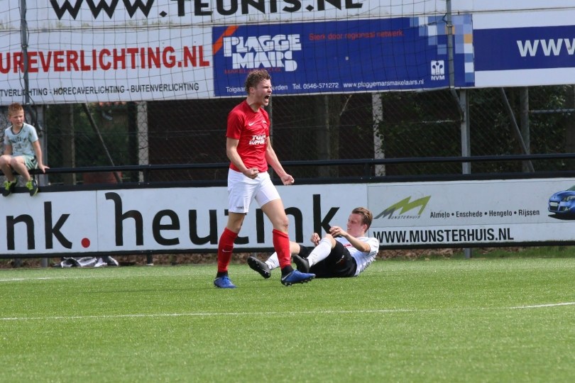 Foto bij Weekjournaal met o.a. Frank Gerritsen Mulkes, Jasper Groothuis en Ryan Snelders