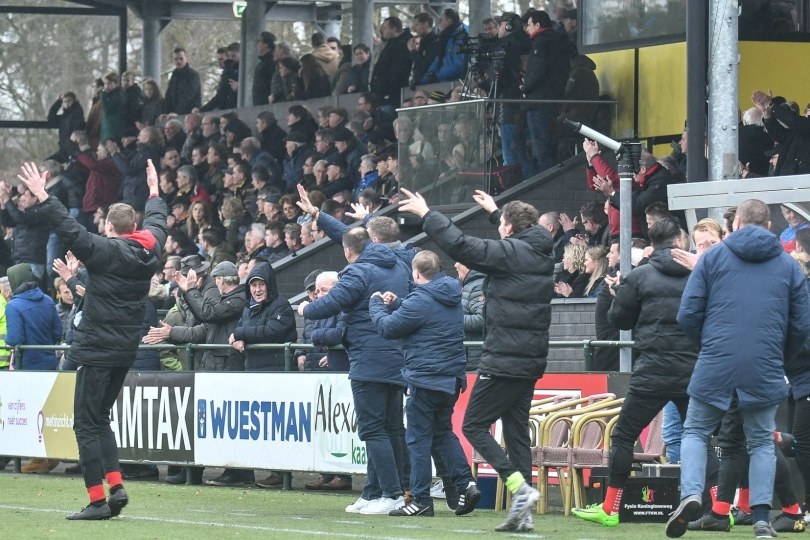 Foto bij Excelsior'31 wint overtuigend bij titelkandidaat DVS'33 (0-3)