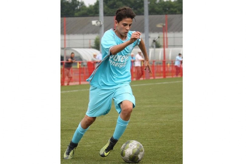 Foto bij Emilio Solino Overmars sluit komend seizoen aan bij eerste elftal