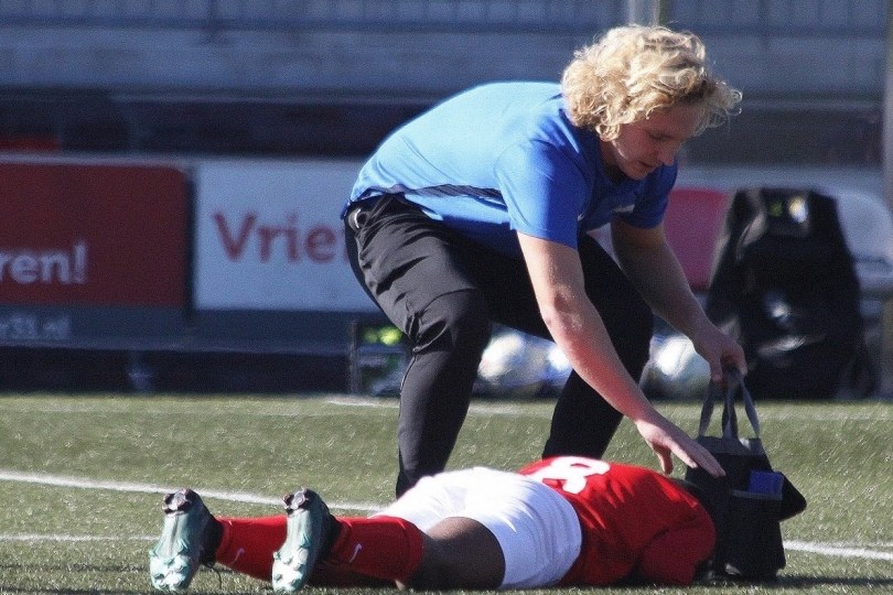 Foto bij Jan Schreurs en drie fysiotherapeuten ook komend seizoen actief bij Excelsior'31