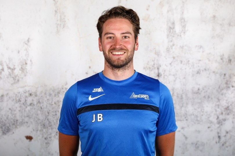 Foto bij Jan Schreurs en drie fysiotherapeuten ook komend seizoen actief bij Excelsior'31