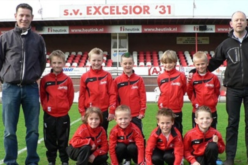 Foto bij Van Wijnen steekt Excelsior'31 F4 in het nieuw