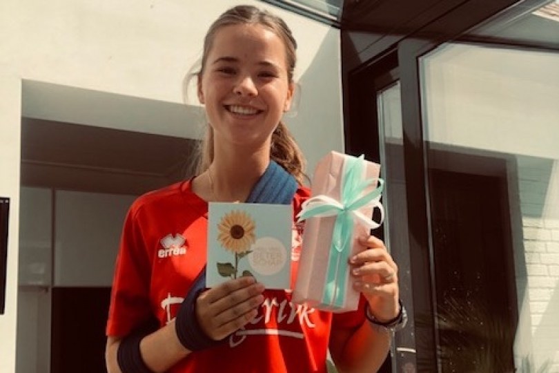 Foto bij Sterre Veldhuis (FC Twente Vrouwen) brak haar hand: &ldquo;Jasper kon er niets aan doen&rdquo;