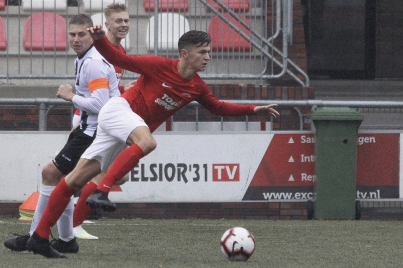 Foto bij Excelsior'31 O23 in slotfase onderuit bij ONS Sneek (2-1)