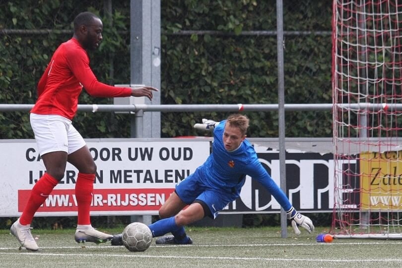 Foto bij Weekjournaal met o.a. JO17-1, Jurjan Wouda en Walter Dias Nzasi