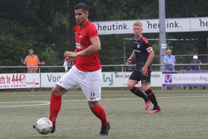 Foto bij Werkhoven, Schmidt en Thomas langer bij Excelsior'31; Diks vertrekt