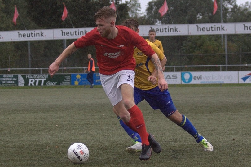 Foto bij Werkhoven, Schmidt en Thomas langer bij Excelsior'31; Diks vertrekt