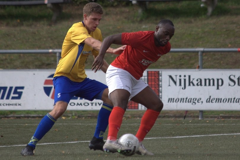 Foto bij Walter Dias Nzasi van Excelsior'31 naar HZVV