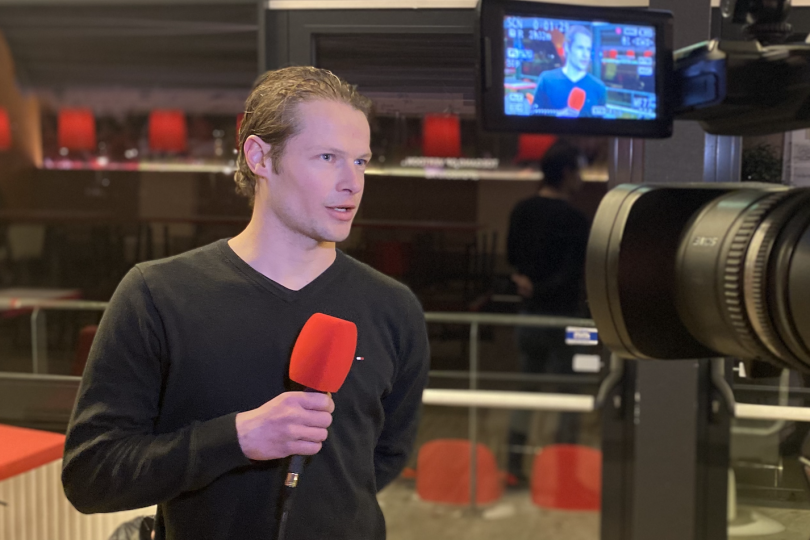 Foto bij Weekjournaal met o.a. Niek Davina, Ryan Eertink en Savio Hanna