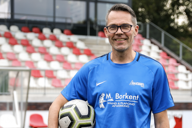 Foto bij Erwin Leurink ook komend seizoen trainer Excelsior'31 JO13-1