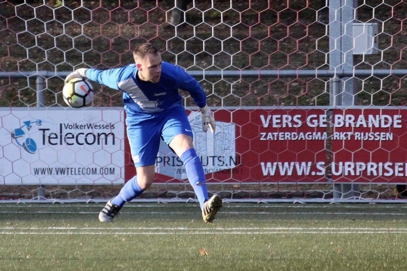 Foto bij Melvin Koetsier ook komend seizoen bij Excelsior'31