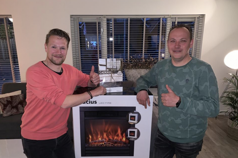 Foto bij Arno, Andr&eacute; en Hans winnen Excelsior'31 TV Online KantineQuiz