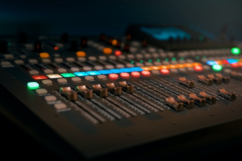 Foto bij Vacature: DJ bij wedstrijden Excelsior'31 1