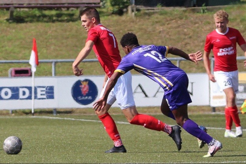 Foto bij Excelsior&rsquo;31 ziet tegen VVSB overwinning in rook opgaan (1-2)