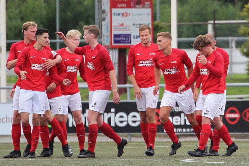 Foto bij Overtuigende bekerzege Excelsior'31 2 tegen DOS'37 2 (5-0)