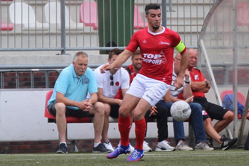 Foto bij Weekjournaal met Zaalvoetbal, Go Ahead Eagles en Hakim Ezafzafi