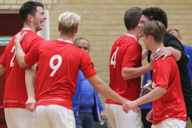 Foto bij Hangerad Hammer zaalvoetbaltoernooi op derde kerstdag