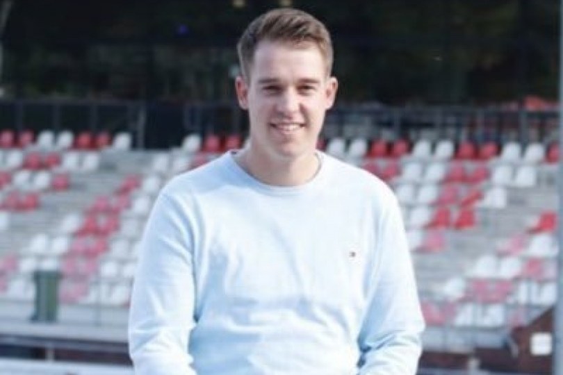 Foto bij Mats Timmerman ook volgend seizoen trainer bij Excelsior'31 23-1