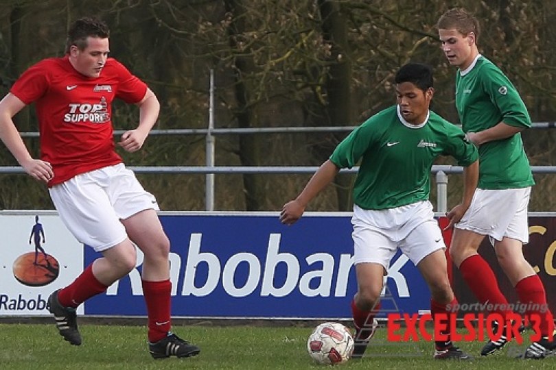 Foto bij Excelsior'31 17 duidelijk te sterk voor het 16e (4-1)