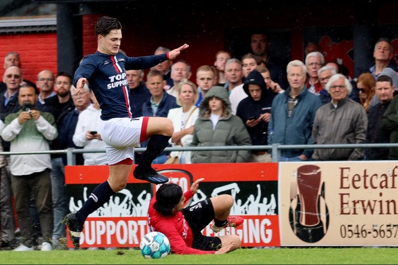 Foto bij Remise bij DETO zorgt voor uitstel kampioensfeest (2-2)