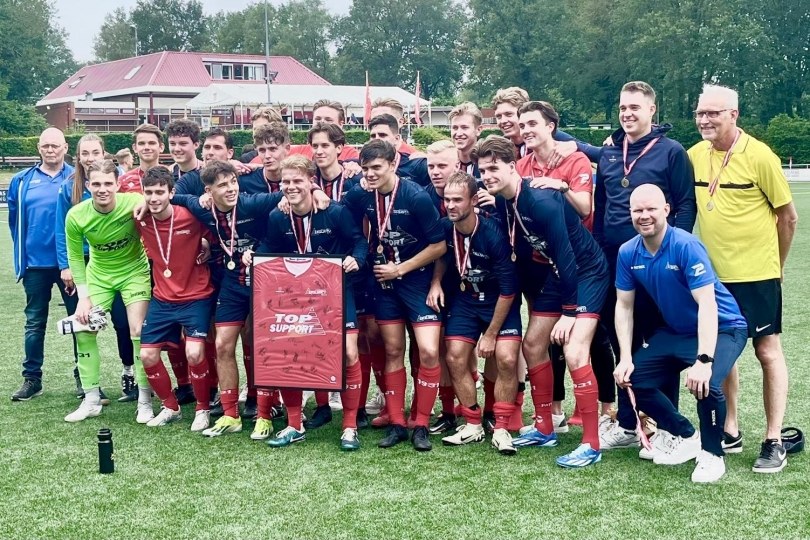 Foto bij Excelsior'31 O23 promoveert naar 1e divisie