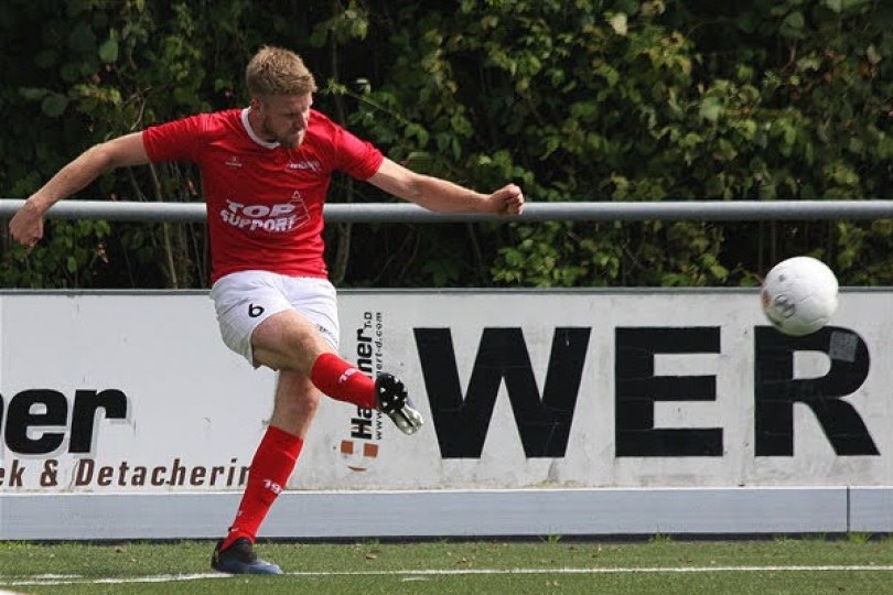Foto bij Excelsior&rsquo;31 via Rick Hemmink op de valreep naast DEM (1-1)