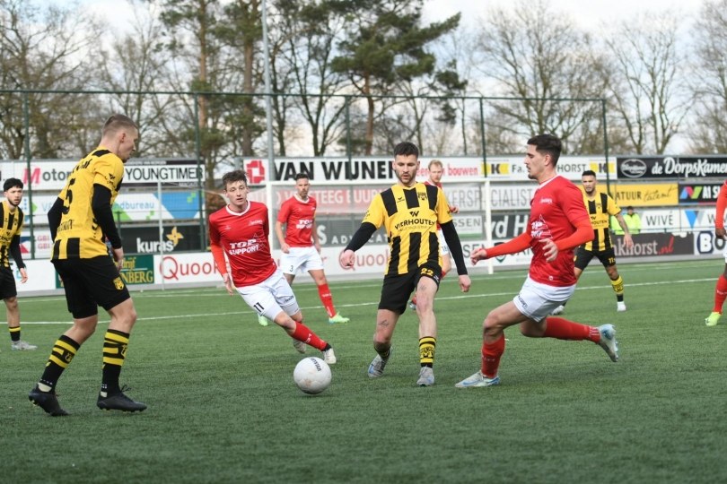 Foto bij Excelsior'31 beleeft kansloze middag bij DVS'33 (4-0)