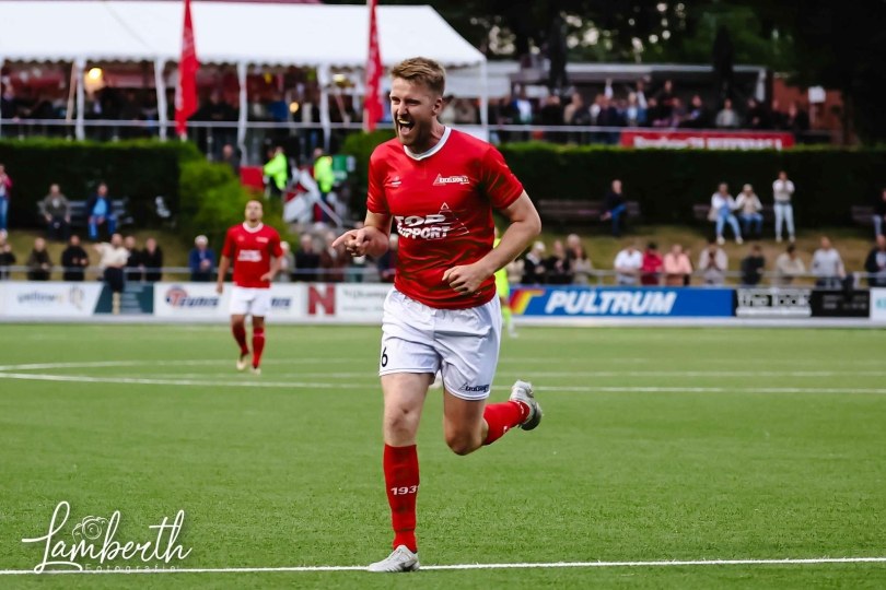 Foto bij Excelsior'31 wint eerste ontmoeting van JOS Watergraafsmeer: 1-0