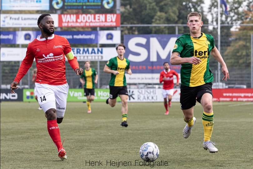 Foto bij Excelsior'31 loopt in Huizen in het mes (4-2)