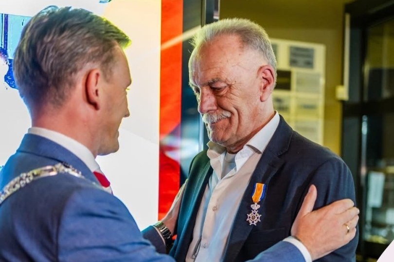 Foto bij Johan Ligtenberg onderscheiden &eacute;n benoemd tot erelid