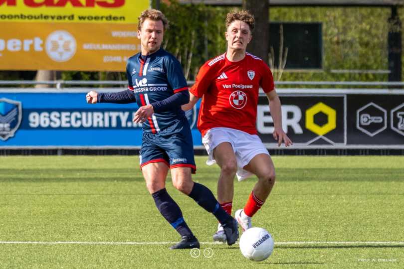 Foto bij Excelsior'31 laat kansen onbenut en verliest bij Sportlust'46 (3-0)