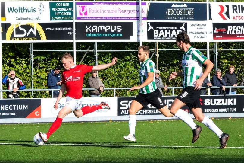 Foto bij Excelsior'31 scoort er lustig op los tegen SC Genemuiden (5-0)