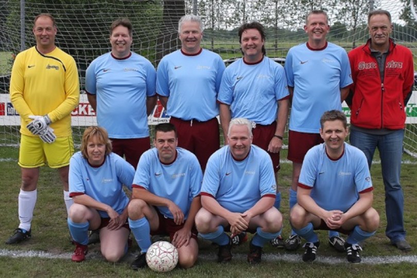 Foto bij (verslag en foto's geplaatst) Katachtige reflexen doelman Breukink houden Excelsior'31 45+ team op de been
